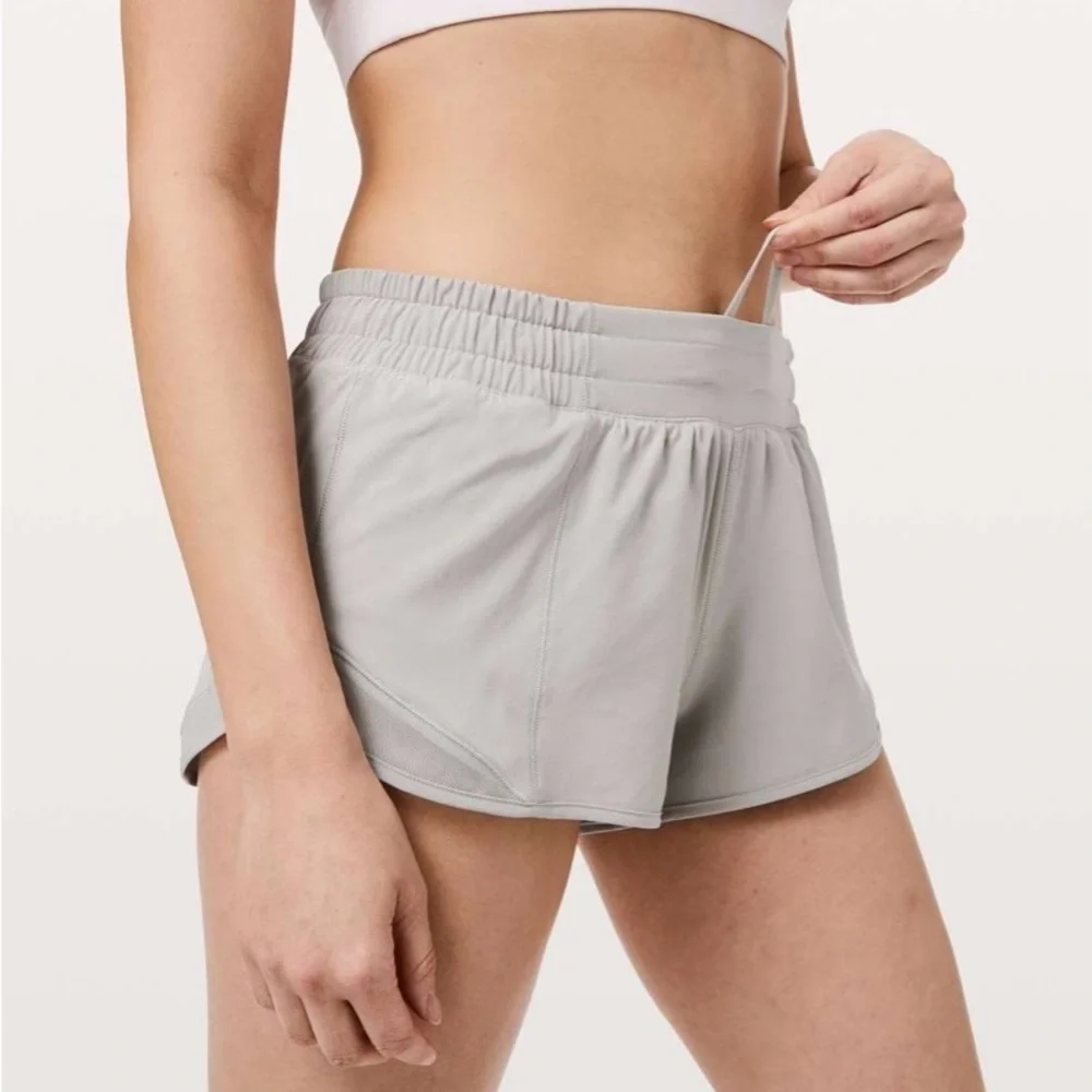 Lululemon Hotty Hot Short II *2.5” –French Clay – Size 2 Retired Color Like New